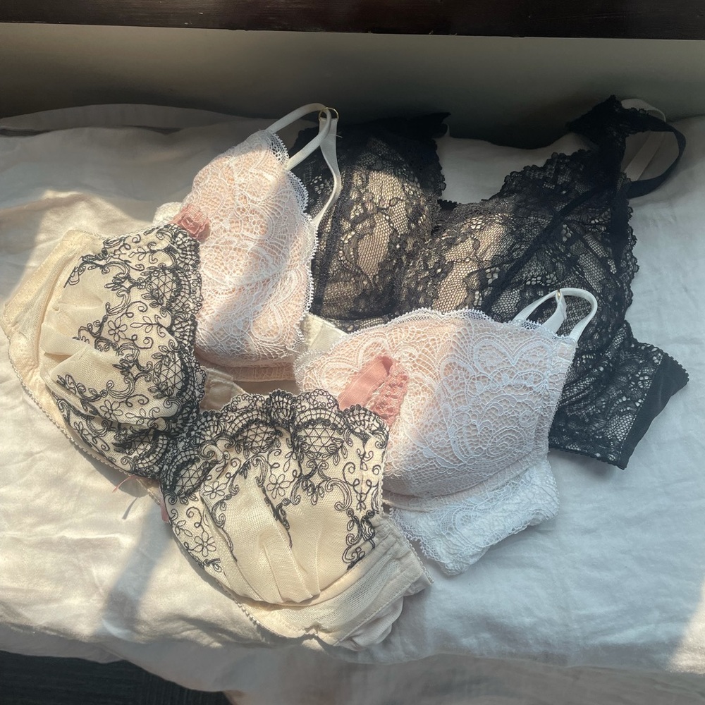 Lot of 3 Amphi & Peach John Bra 32C